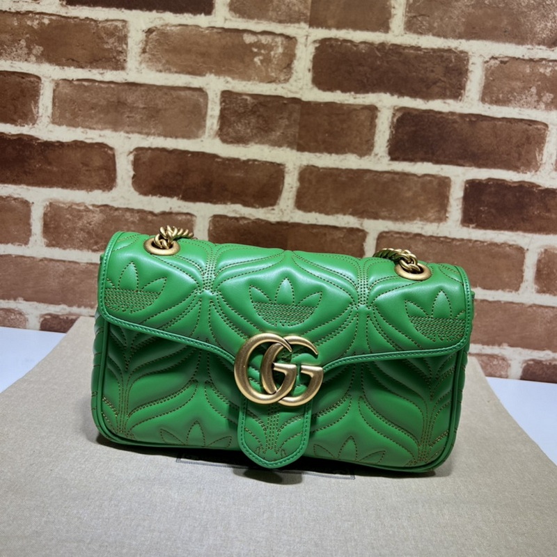 Gucci Handbags 953